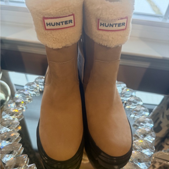 Women's Hunter Marisol Heeled
Waterproof Chelsea Boots size 5 NWT - Picture 2 of 6